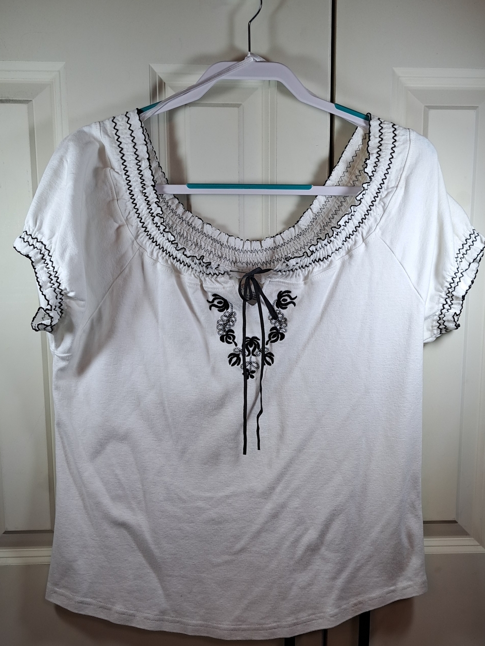 Faded Glory White Top with Black Embroidery